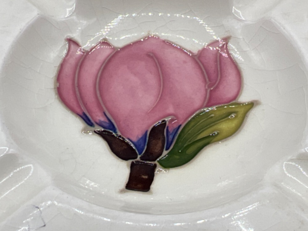 Early Moorcroft cigar ashtray in hibiscus pattern impressed mark - Image 3 of 3