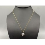 9ct gold cubic zirconia pendant and 9ct necklace, 2.2g 46cm