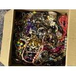 Box containing misc lady’s costume jewellery