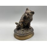 Bronze cat figure which is signed on the back (Mene)