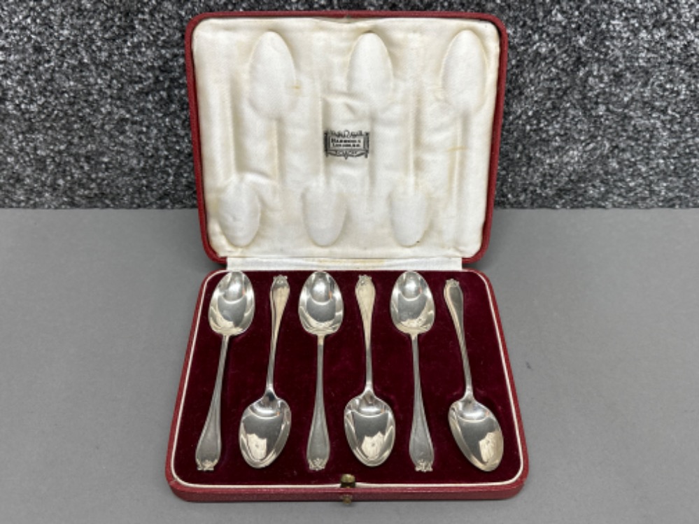 Hallmarked London silver 1939 six piece spoon set with original case, 91.6g