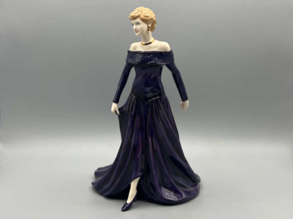 Royal Doulton to the commemorative life of Diana princess of Wales figurine, in good condition