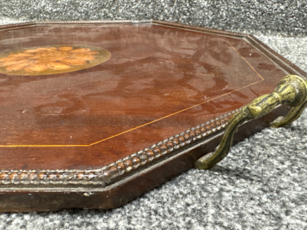 Edwardian inlaid mahogany octagonal shaped serving tray with twin brass handles - 49x52cm - Image 2 of 3