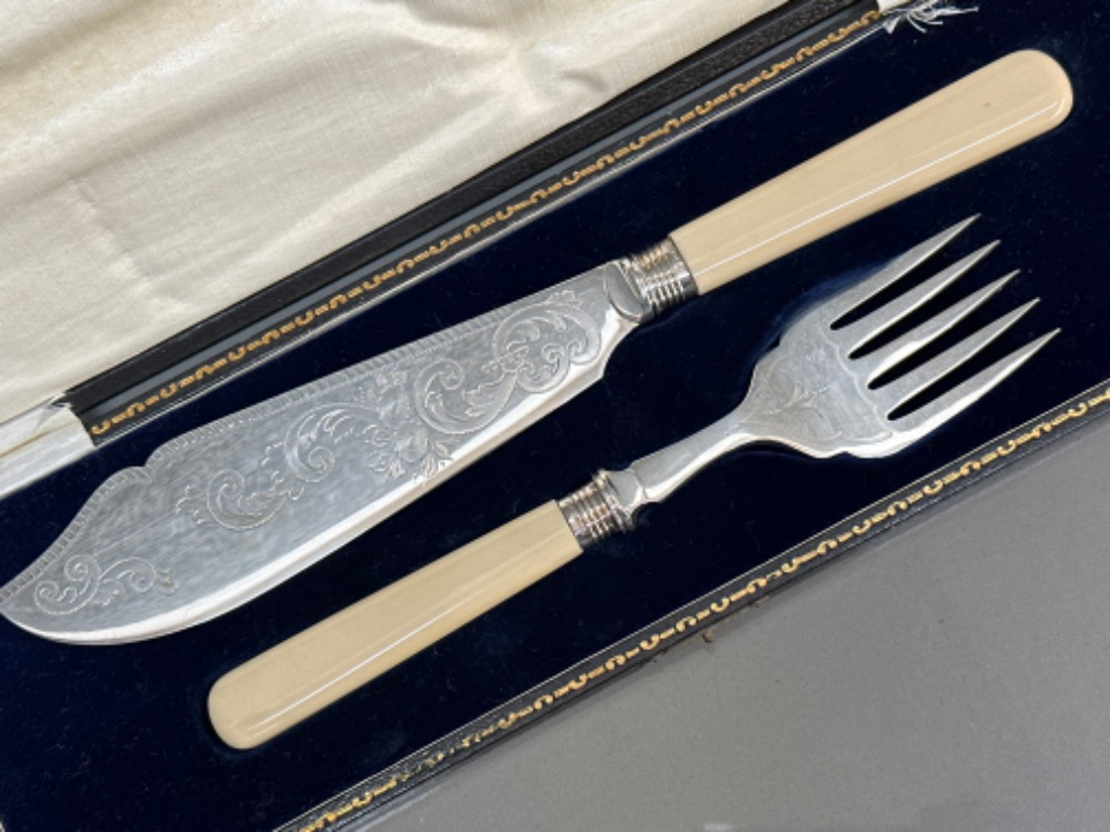 Late Victorian 2 piece carving set, both with hallmarked Sheffield silver rims - dated 1905 & - Image 2 of 3