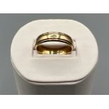 Heavy gents 9ct gold diamond band, size W (6.37g)