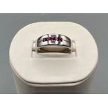 Hallmarked 9ct white gold pink sapphire stone ring, size T (5g)