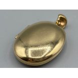 Heavy ladies 9ct gold locket pendant (10g)