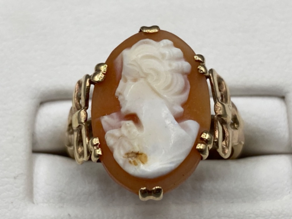 Ladies stunning 9ct gold Cameo ring, size L (2.68)