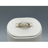 14ct Yellow Gold Mother of Pearl & 5 Stone Diamond Ring - Weighing 3.49 grams - Size M 1/2