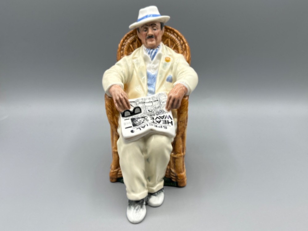 Royal Doulton figure H.N 2680 - Taking things easy (issued 1974) Height 17cm