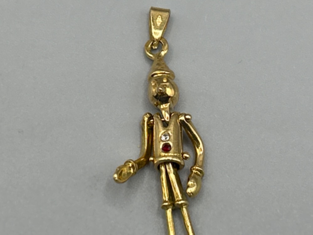 18ct gold Ruby and diamond stone Clown pendant (7.82g) - Image 3 of 3