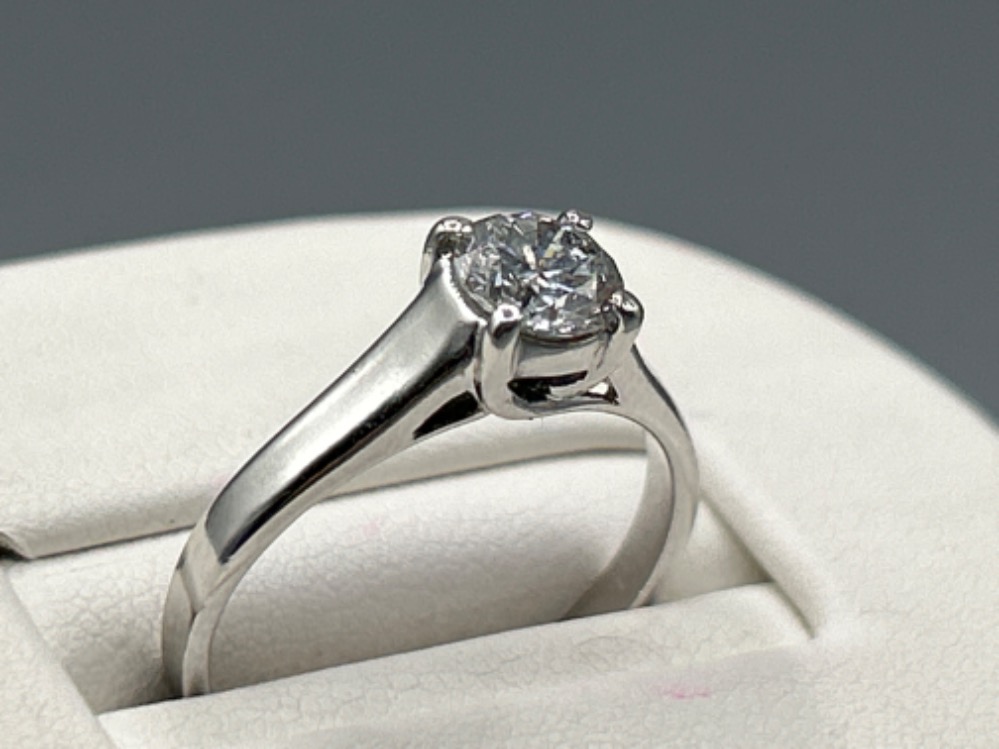 Stunning ladies 18ct white gold diamond solitaire ring (approx .80ct) size N1/2 (2.45g) - Image 2 of 3