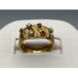 Ladies 9ct gold Pearl and Ruby 8 stone fancy ring, size O1/2 (4.28g)