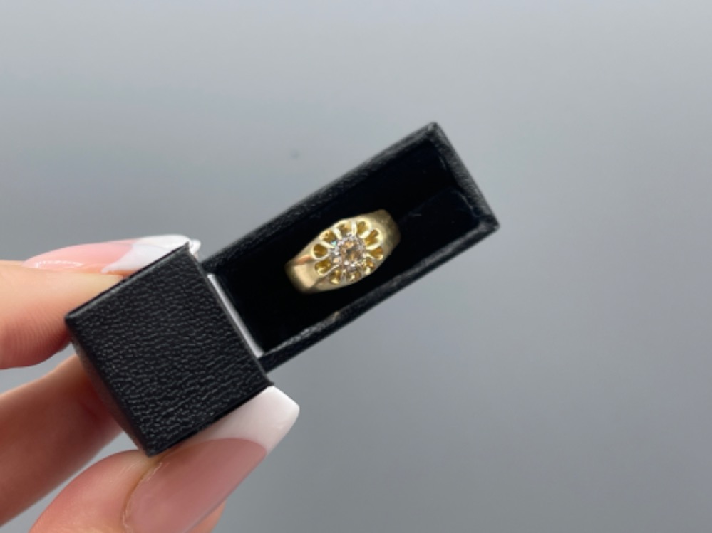 18ct Yellow Gold G.Bros Victorian hallmarked old cushion cut gypsy ring with an approximate 0.75 - Image 3 of 5