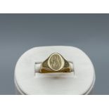 9ct Yellow Gold Vintage Oval Signet Ring - Weighing 4.09 grams - Size P