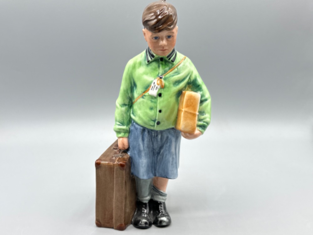 Limited edition Royal Doulton figure H.N 3202 - The Boy Evacuee (issued 1988) 8215/9500, Height 21cm