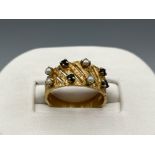 Ladies 9ct gold Pearl and Sapphire 8 stone ring, size M1/2 (3.59g)