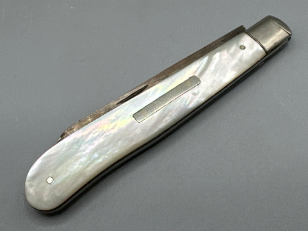 Vintage hallmarked Sheffield silver pocket knife with mother of Pearl handle, dated 1951, together - Image 2 of 3