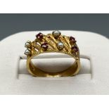 Ladies 9ct gold Pearl and Ruby 8 stone fancy ring, size M (3.82g)