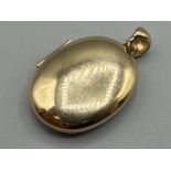 Heavy ladies 9ct gold locket pendant - Weighing 10 grams