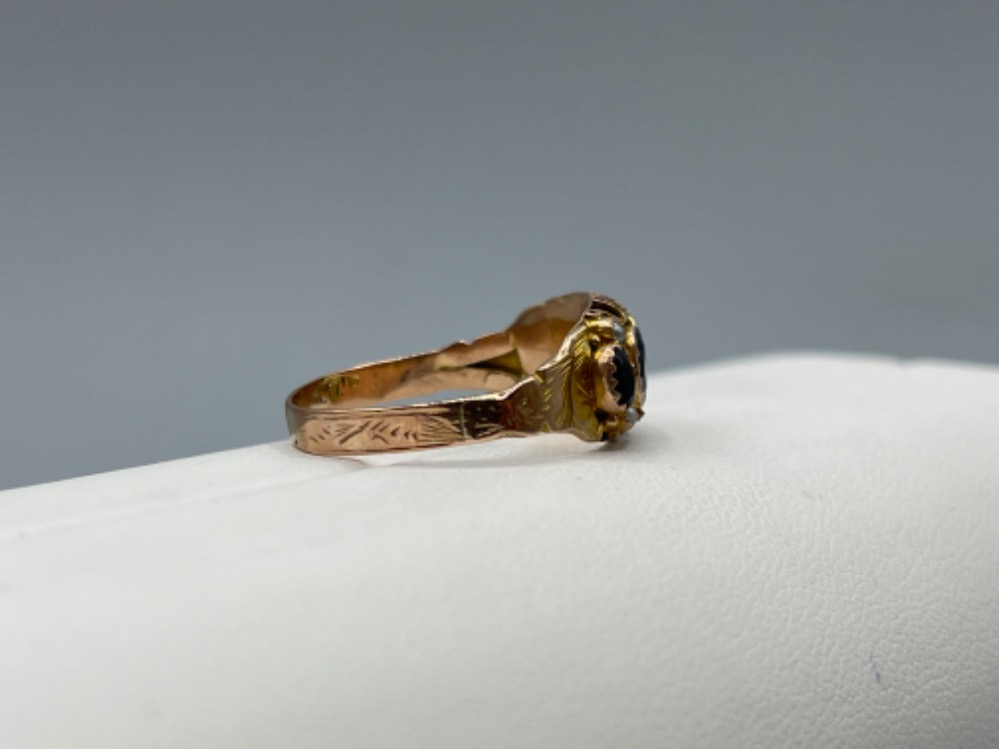 9ct Yellow Gold Garnet & Seed Pearl Ring - This Ring is Chester Hallmarked from the Edwardian - Image 4 of 6