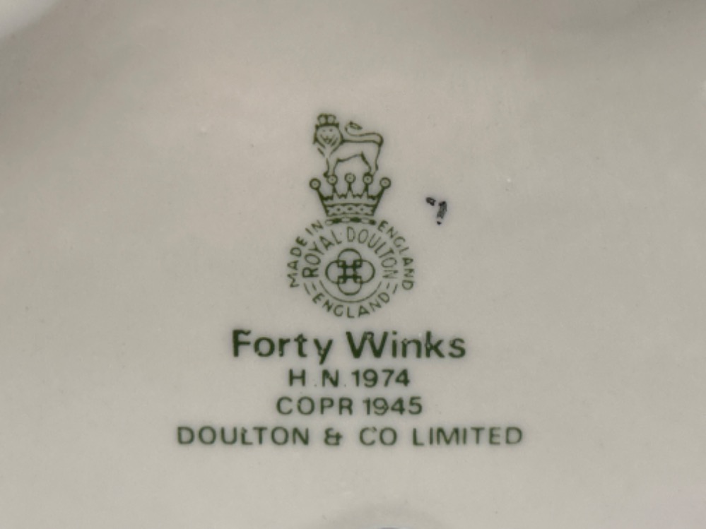 Royal Doulton HN 1974 ‘Forty winks’ Copr 1974 in good condition - Image 3 of 3