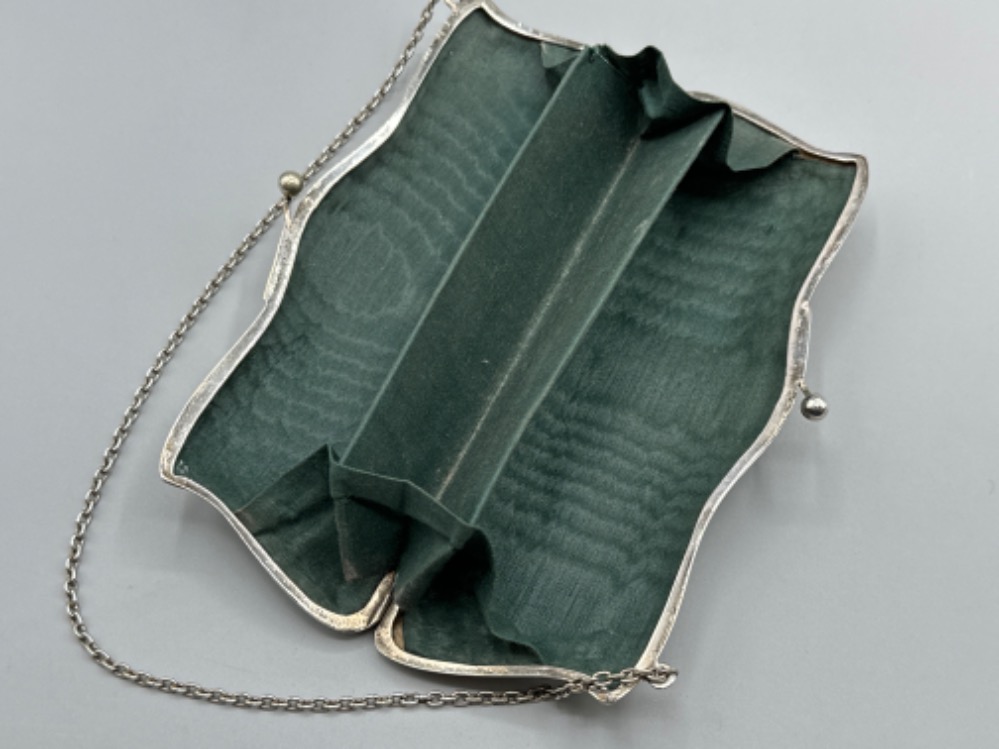 A Victorian electroplated nickel on silver (EPNS) ladies chain purse/evening bag - 17.5cm x 8cm - Image 2 of 3