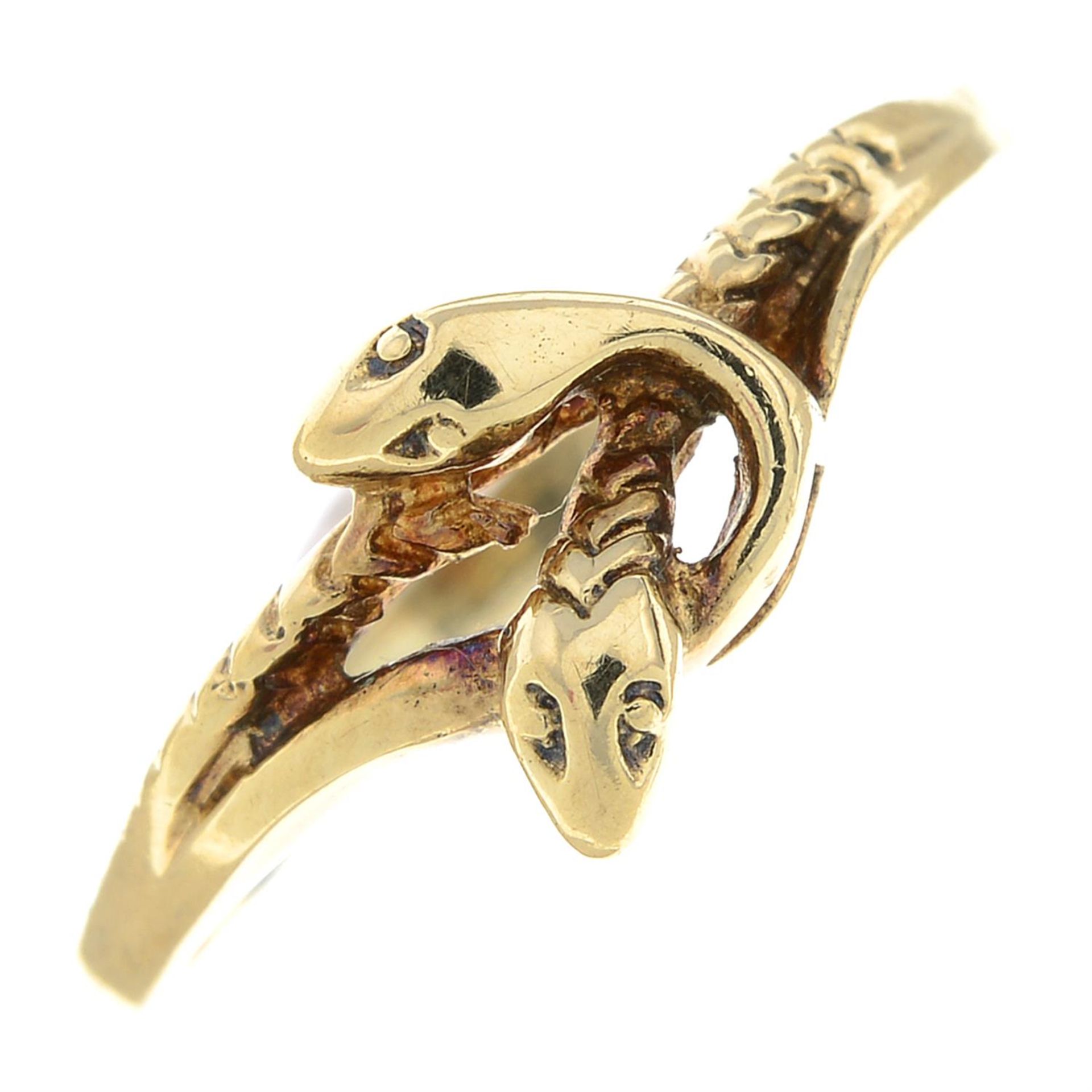 A 9ct gold double-headed snake ring.