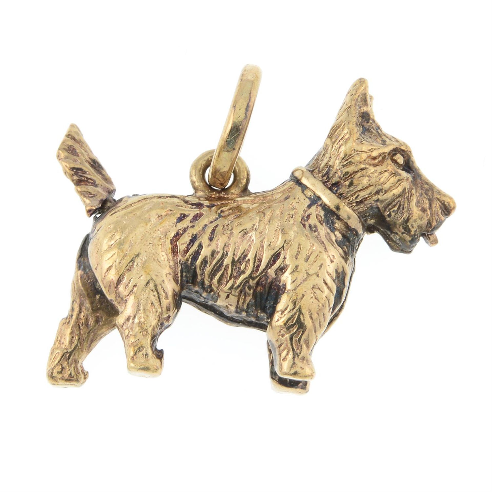 A 9ct gold Scottish terrier charm, with articulated tail and tongue. - Image 2 of 2