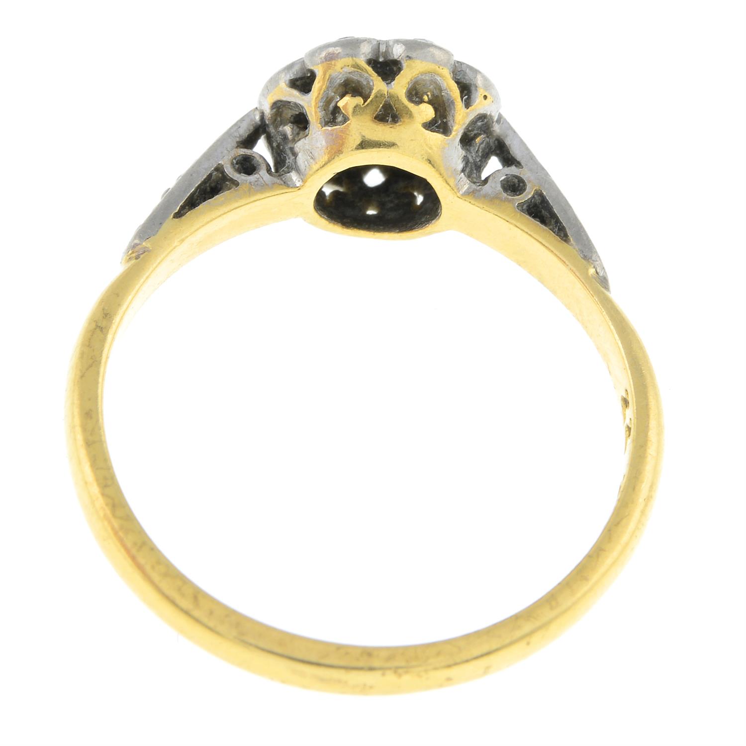 An 18ct gold single-cut diamond cluster ring. - Bild 2 aus 2