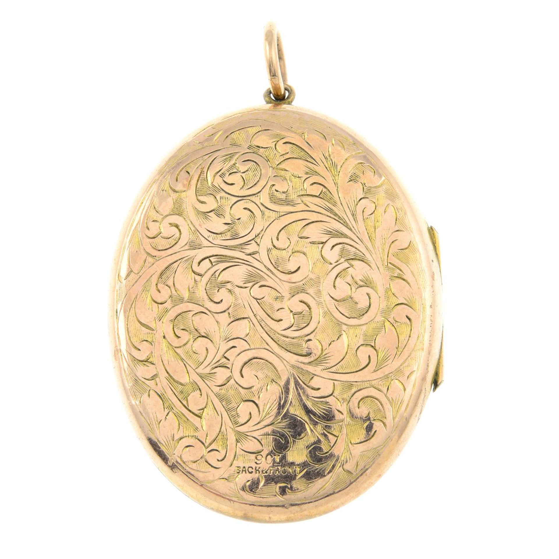 An early 20th century 9ct gold front&back engraved foliate locket. - Bild 2 aus 2