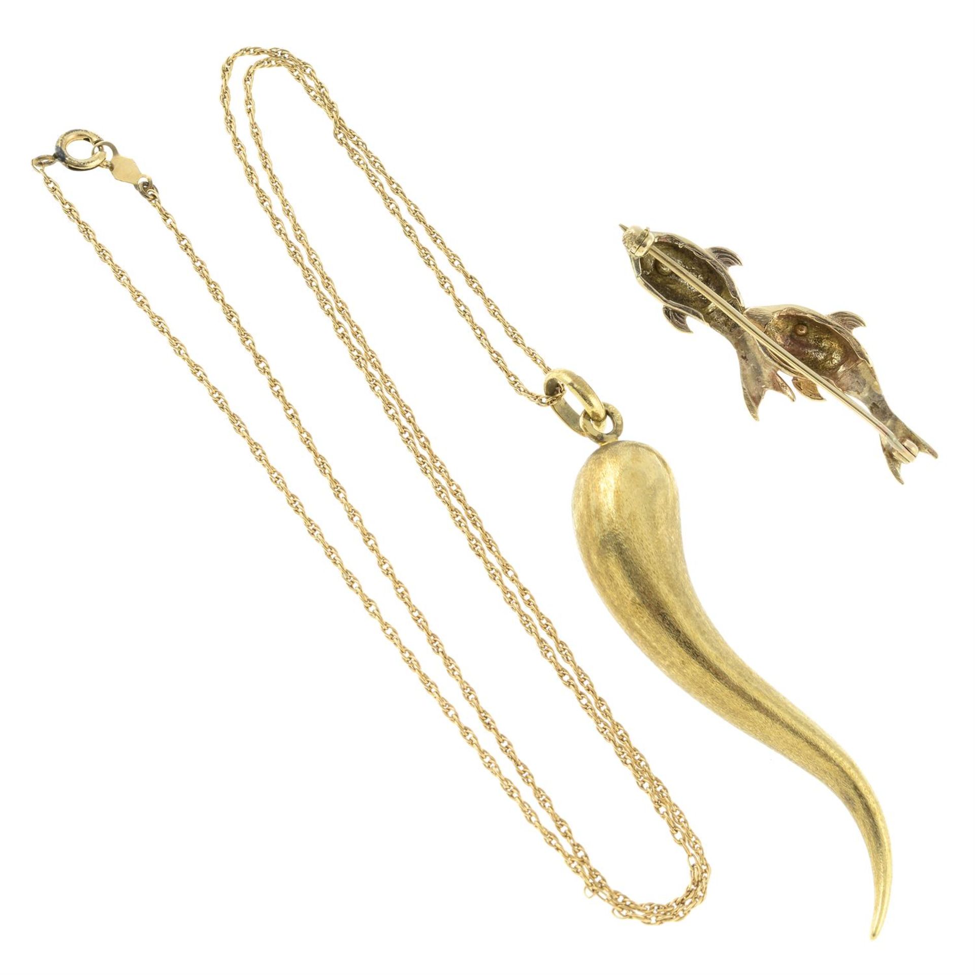 A 9ct gold dolphin brooch and a textured horn pendant, with chain. - Image 2 of 2