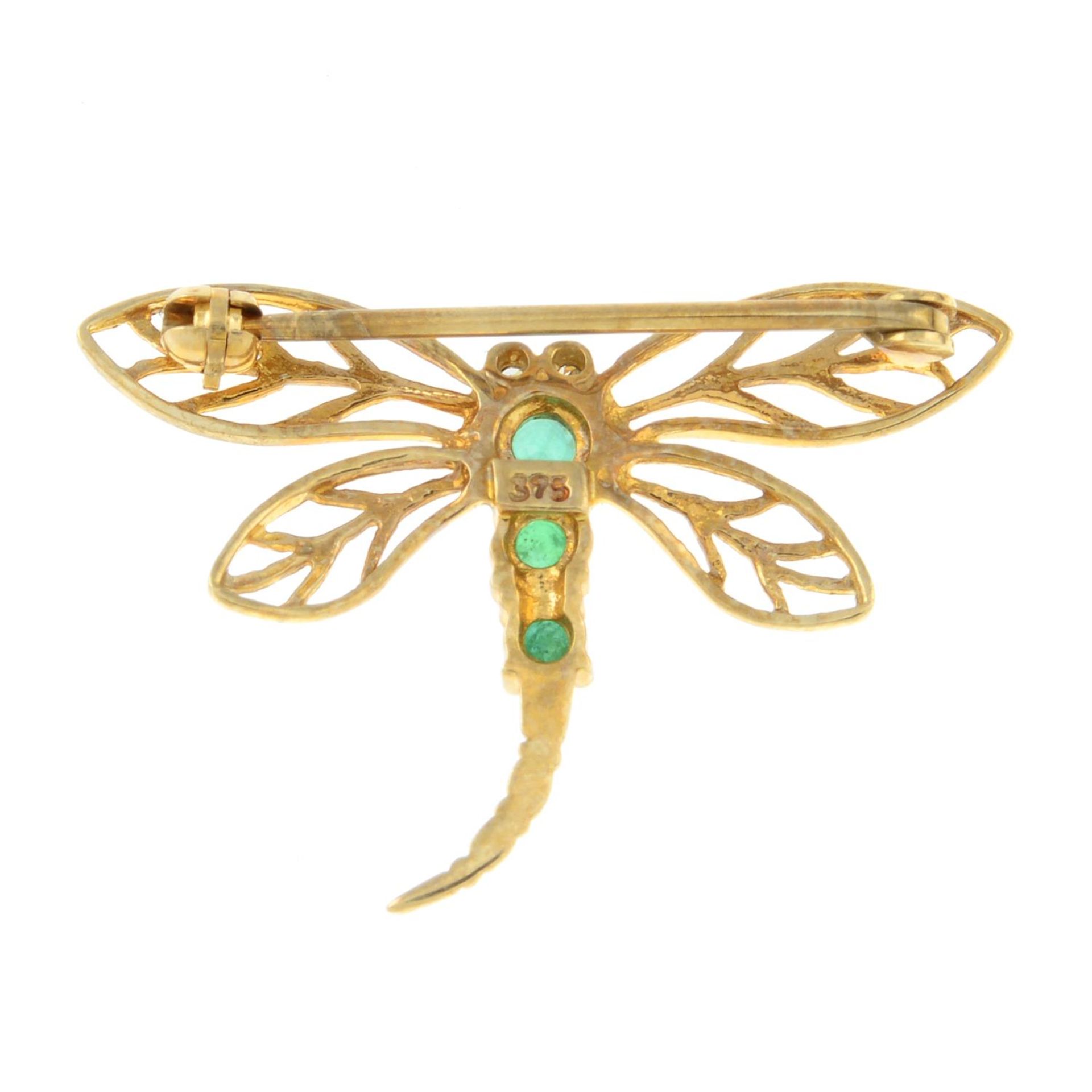 An emerald and diamond dragonfly brooch, with openwork wings. - Image 2 of 2