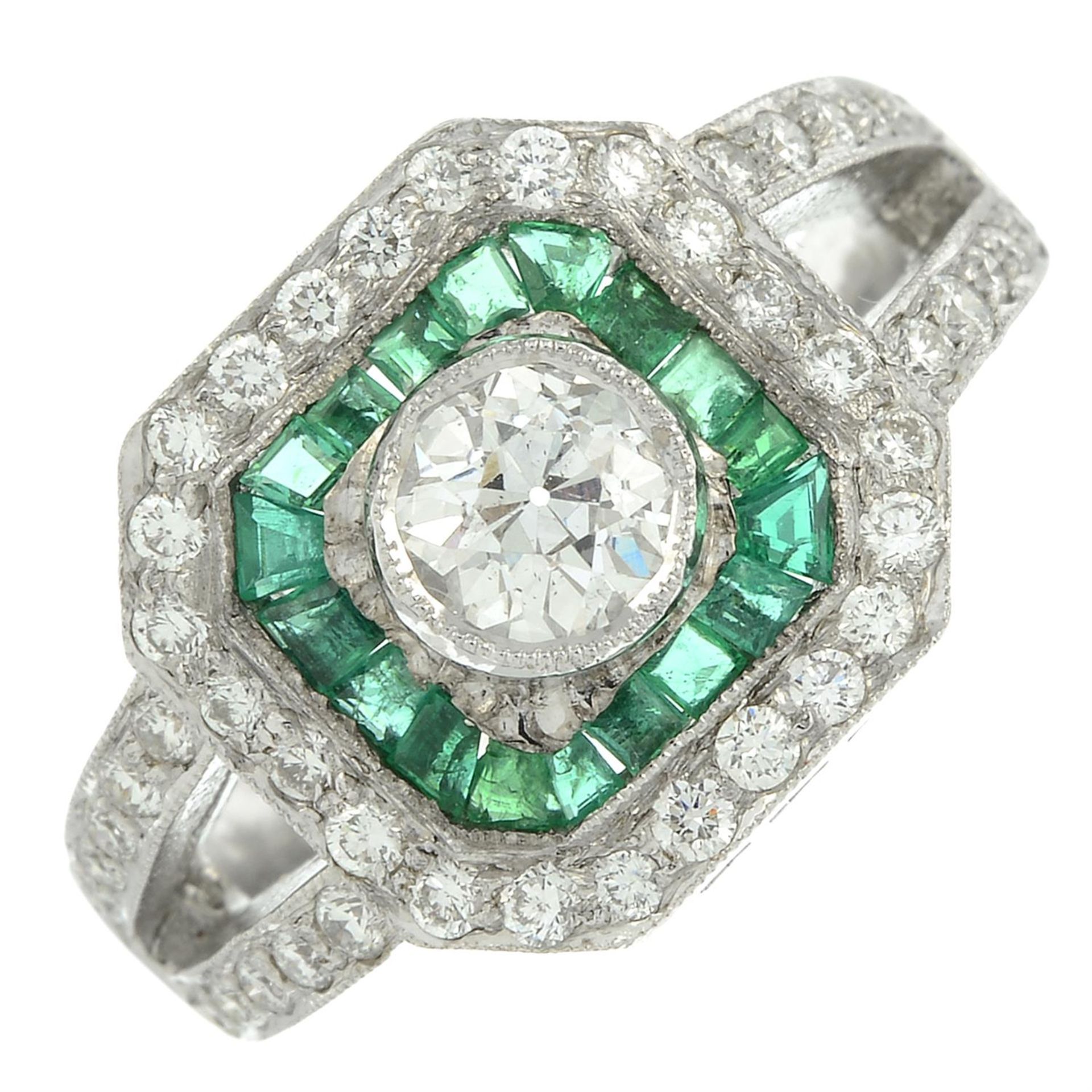An emerald and diamond cluster ring. - Bild 2 aus 7