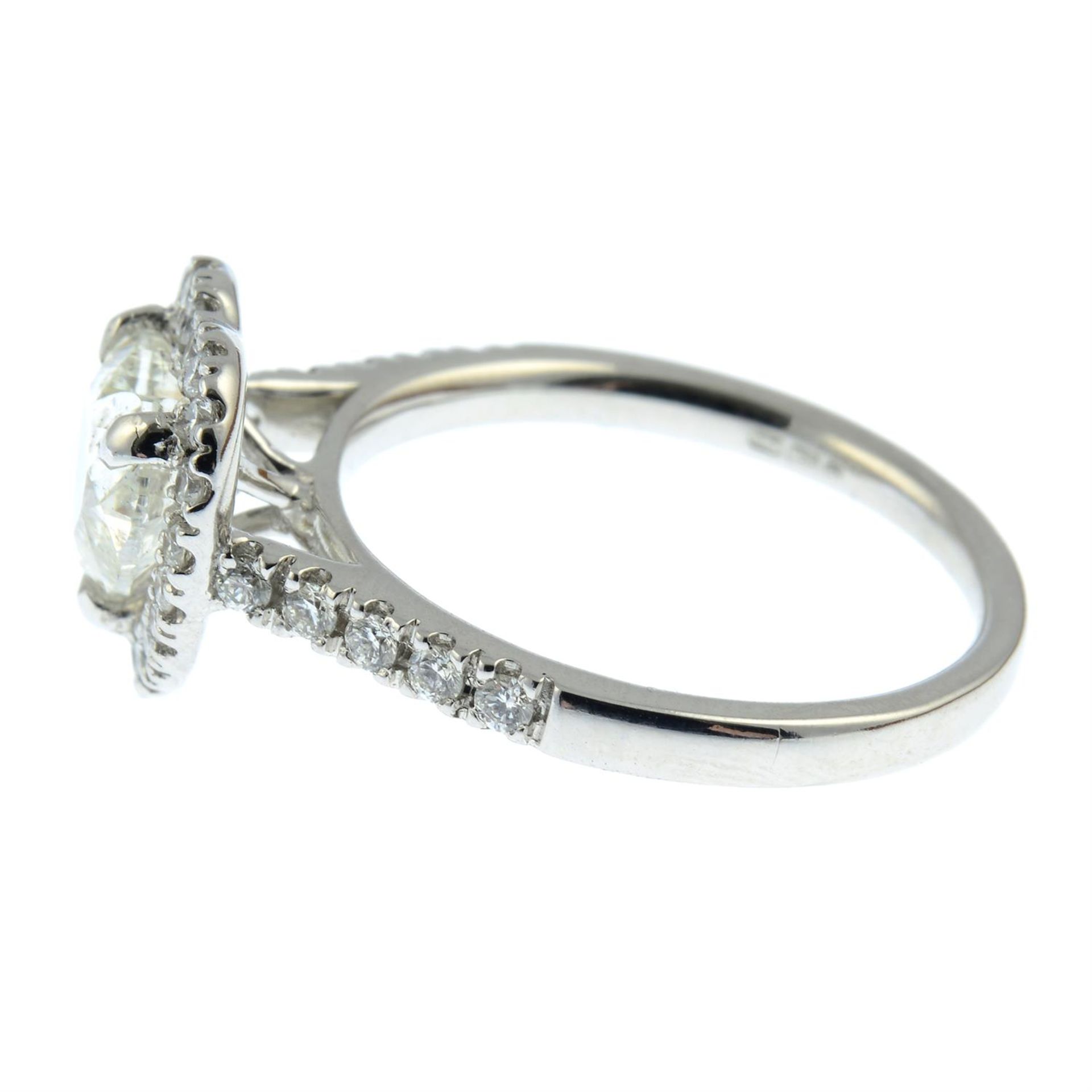 An 18ct gold laser-drilled heart-shape diamond single-stone ring, with brilliant-cut diamond - Bild 3 aus 6