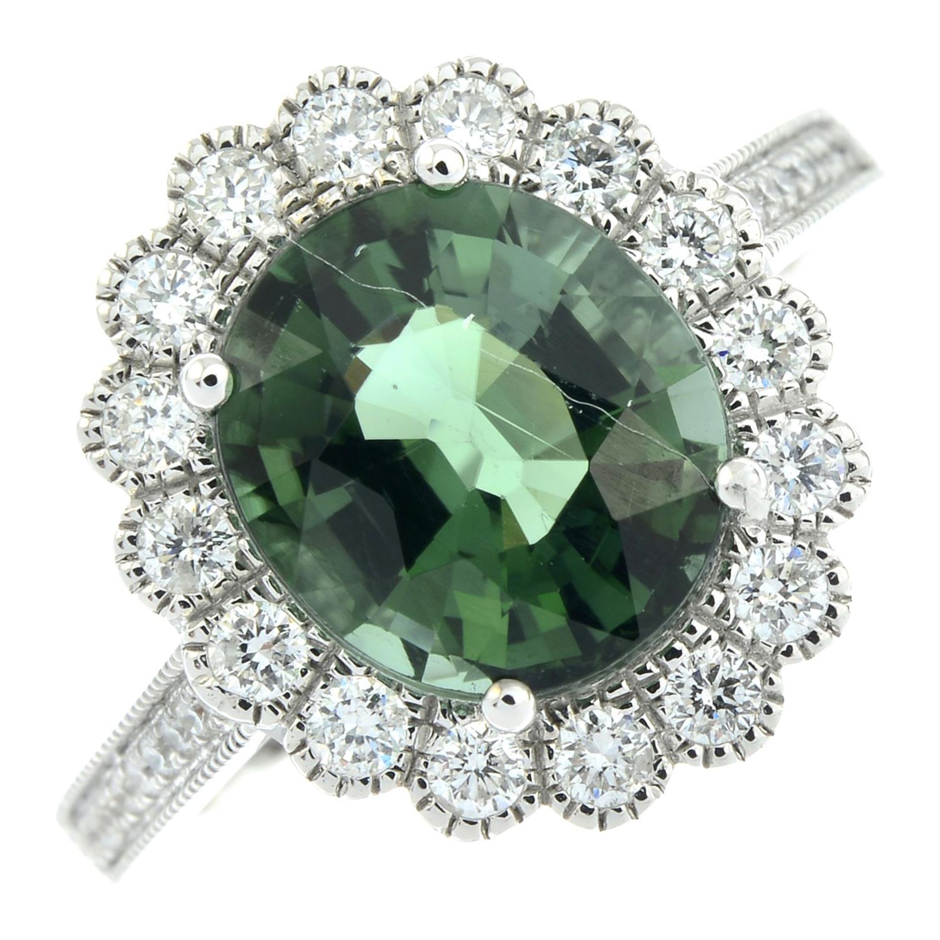 An 18ct gold green tourmaline and diamond cluster ring. - Bild 2 aus 6