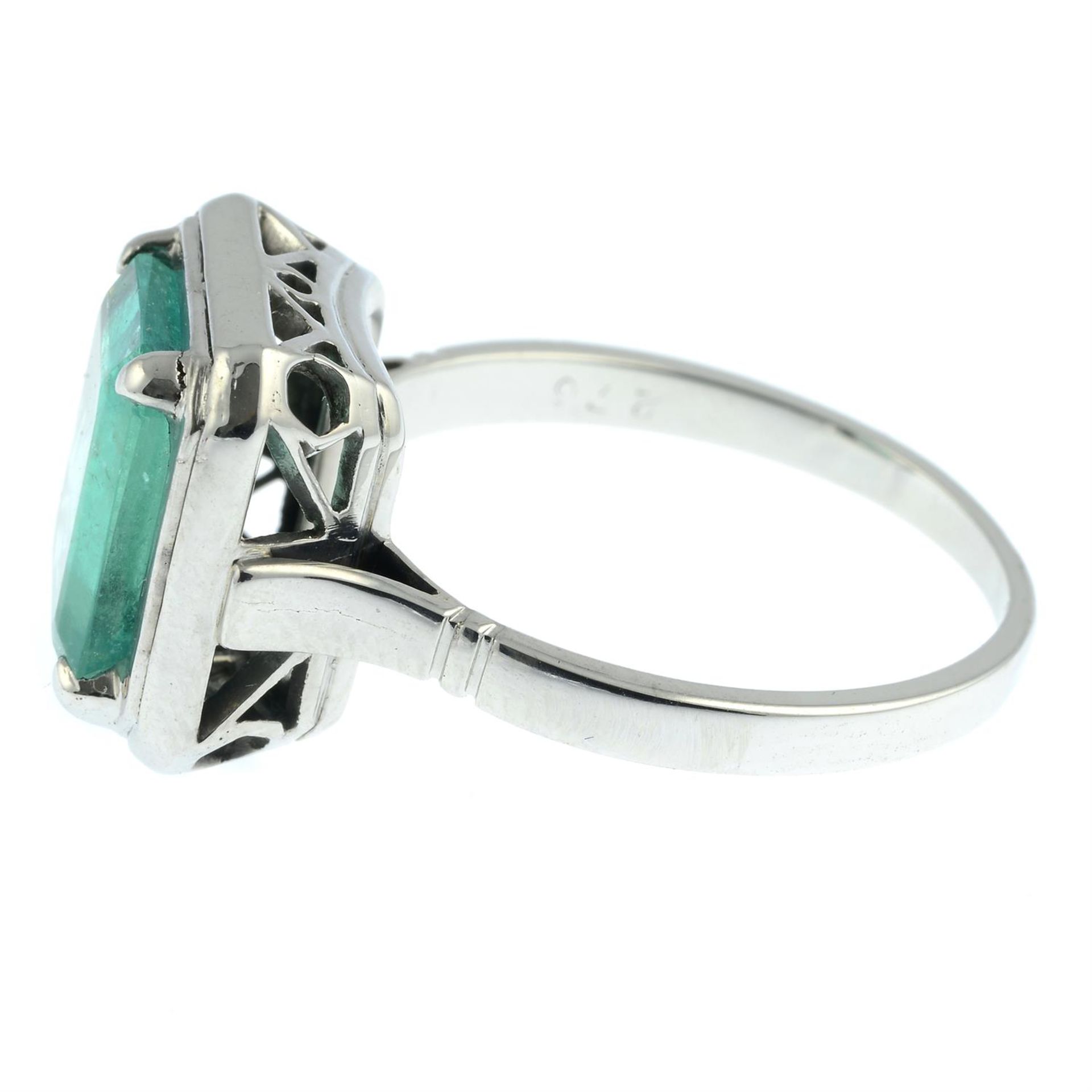 An emerald single-stone ring. - Bild 3 aus 6