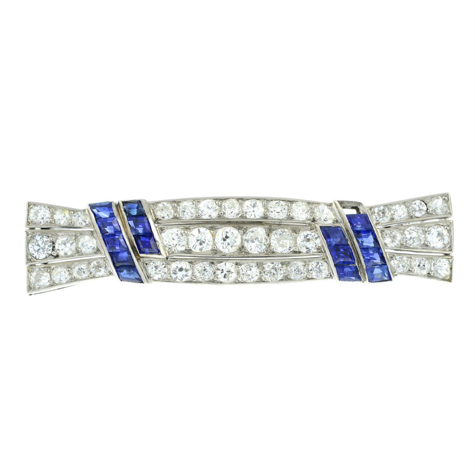 A mid 20th century platinum, old-cut diamond and calibre-cut sapphire brooch. - Bild 2 aus 4