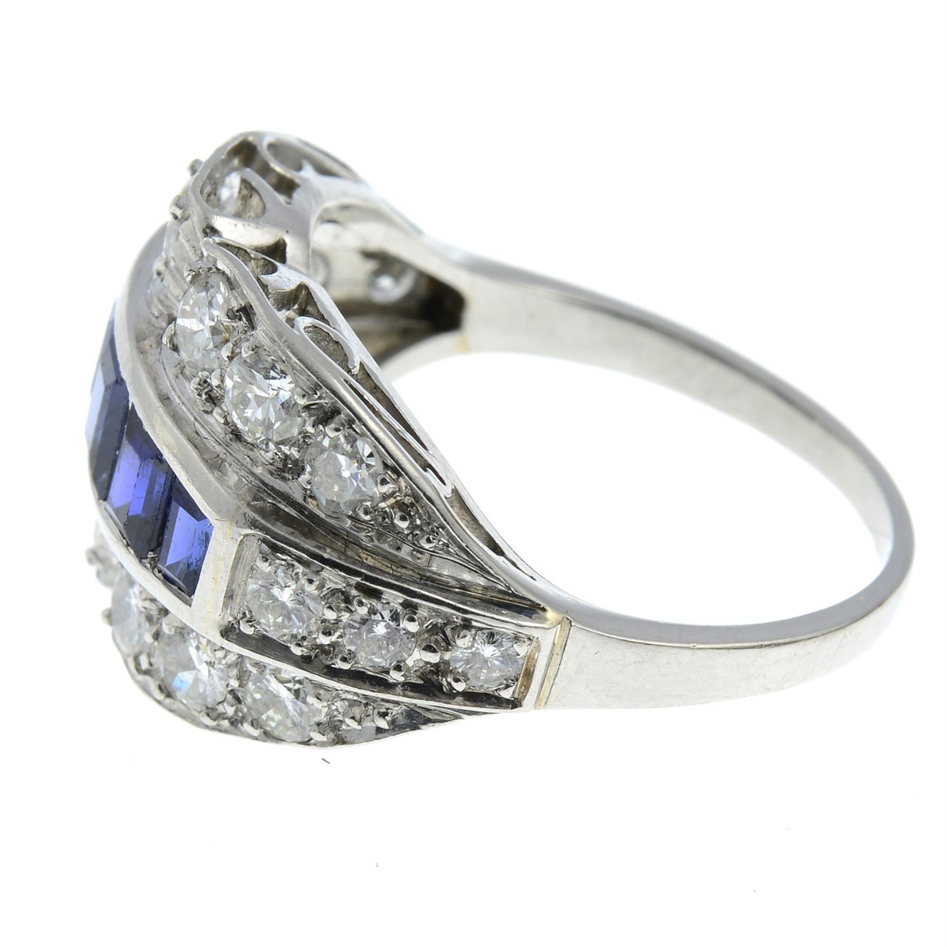 A sapphire and brilliant-cut diamond dress ring. - Bild 3 aus 5