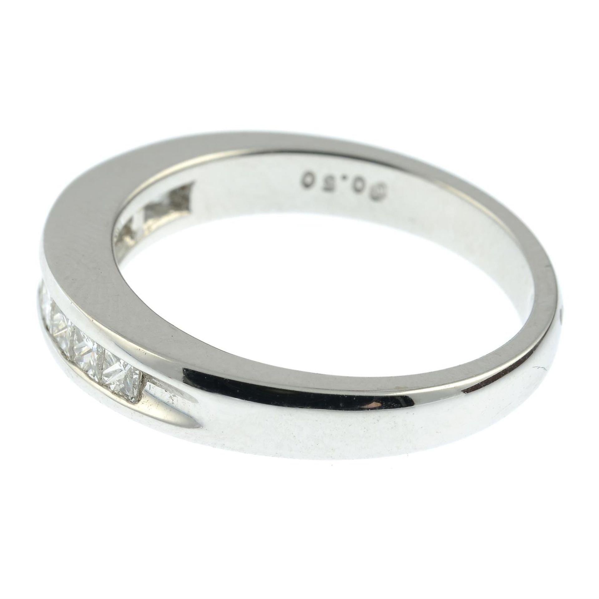 A square-shape diamond half-eternity ring. - Bild 3 aus 5