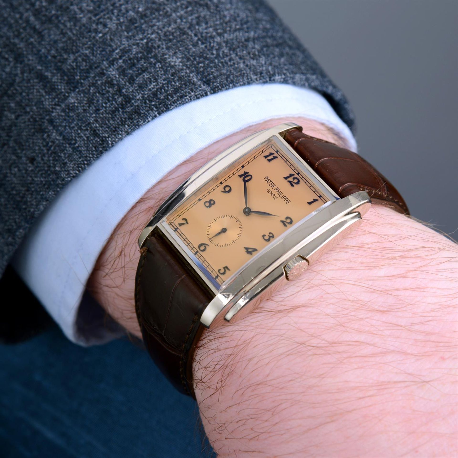 PATEK PHILIPPE - an 18ct white gold Gondolo wrist watch, 33mm. - Bild 5 aus 5