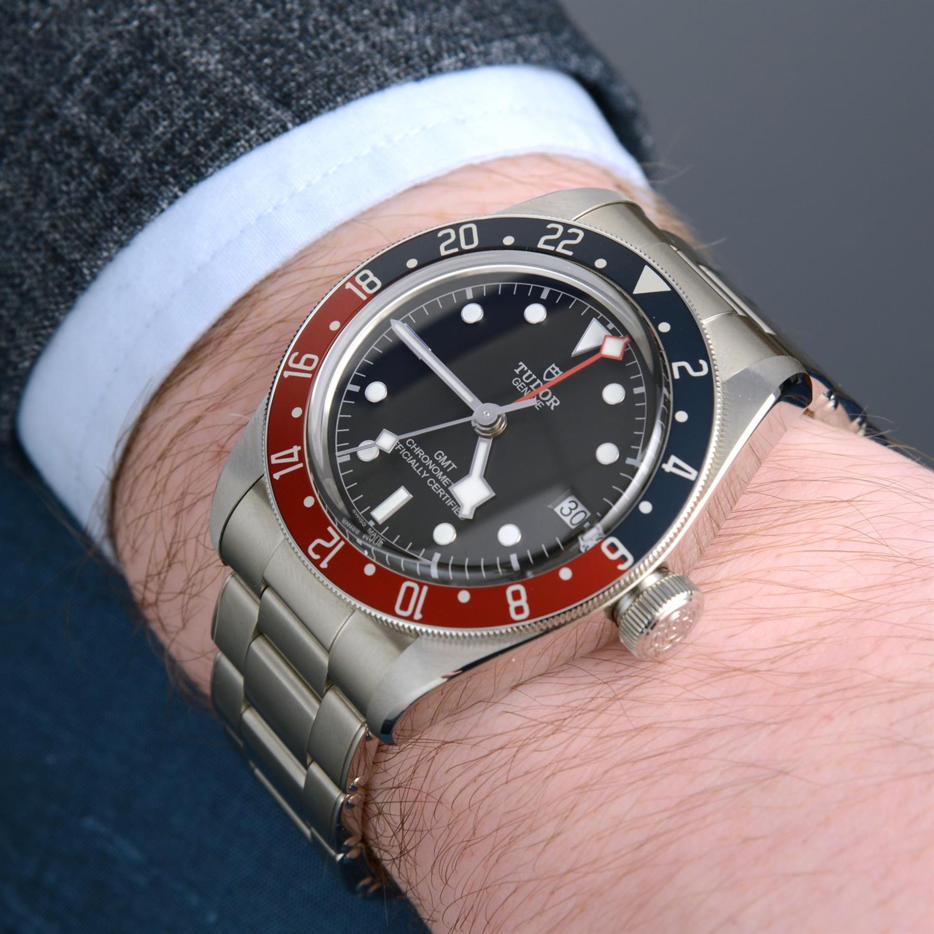 TUDOR - a stainless steel Black Bay GMT bracelet watch, 41mm. - Bild 6 aus 6