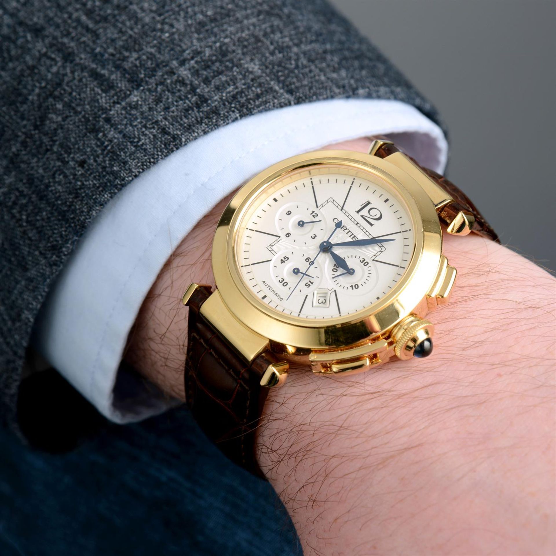 CARTIER - an 18ct yellow gold Pasha chronograph wrist watch, 42mm. - Bild 5 aus 5
