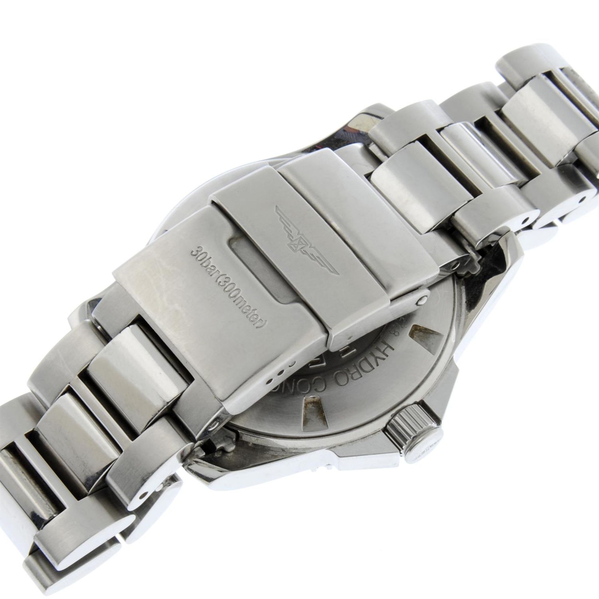 LONGINES - a stainless steel Hydro Conquest bracelet watch, 42mm. - Bild 2 aus 4