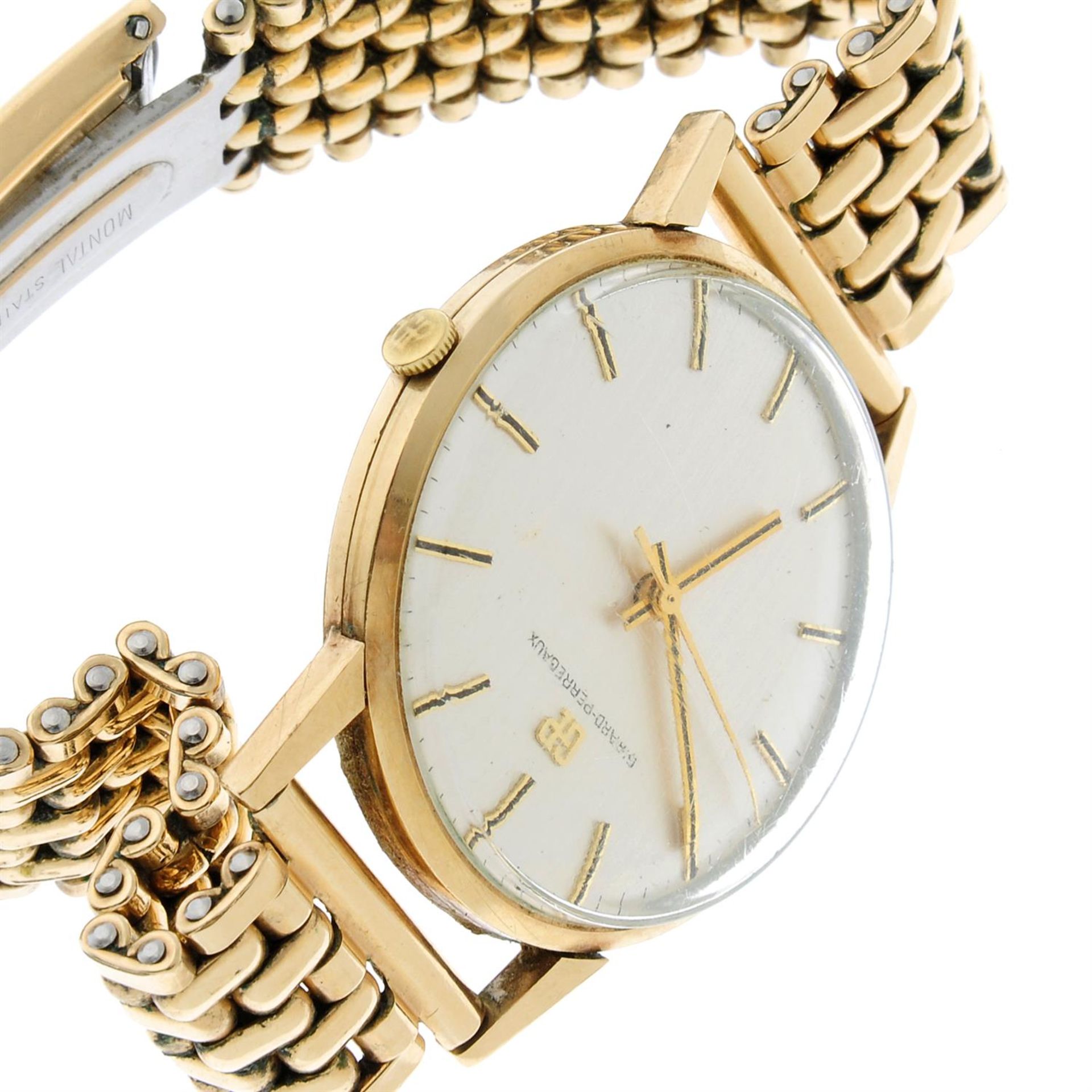 GIRARD-PERREGAUX - a 9ct yellow gold bracelet watch, 33mm. - Bild 3 aus 4