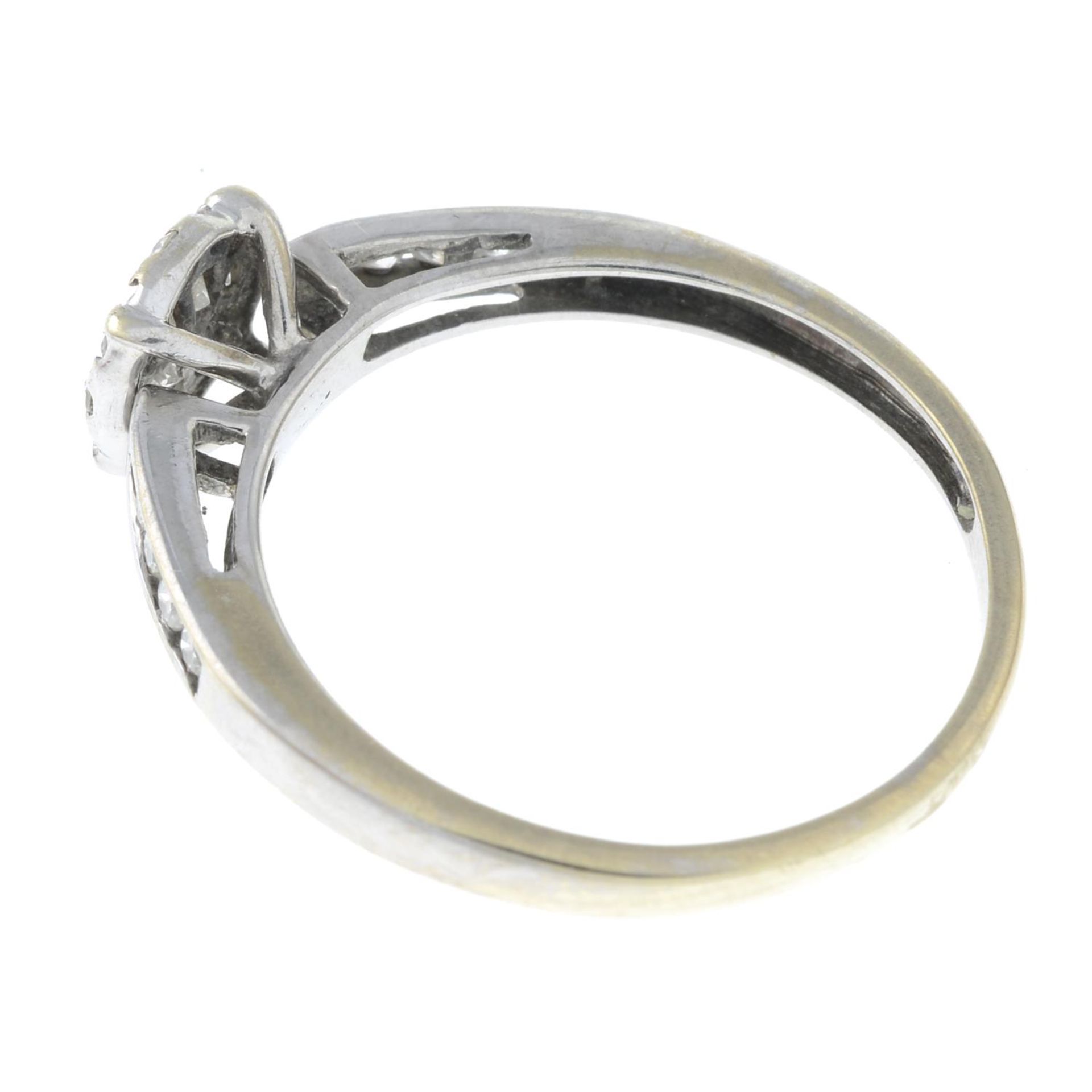 A 9ct gold vari-cut diamond cluster ring. - Bild 2 aus 2