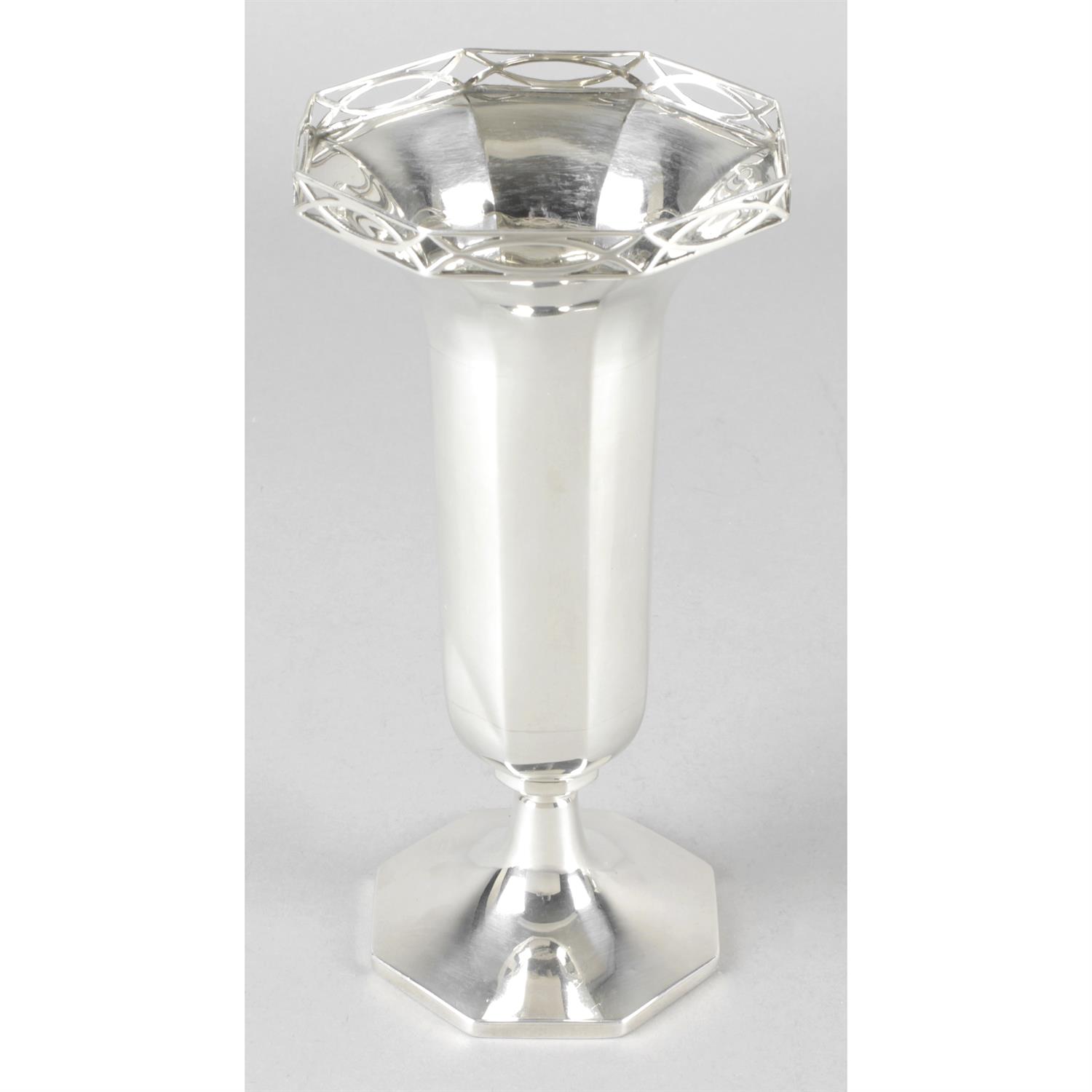 A George V silver trumpet shape vase, together with a smaller octagonal-sided vase (filled base), - Image 4 of 5