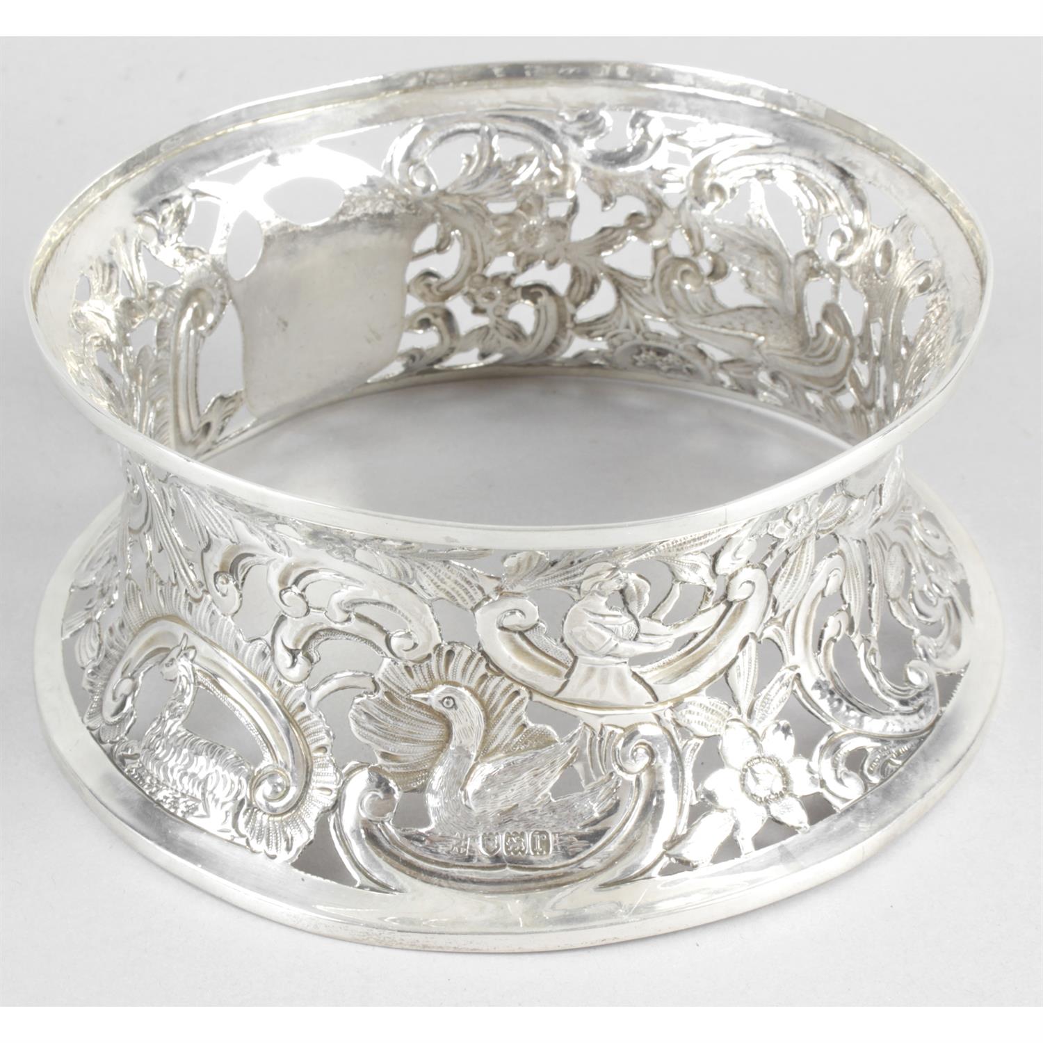 An early George V silver dish ring. - Image 2 of 3