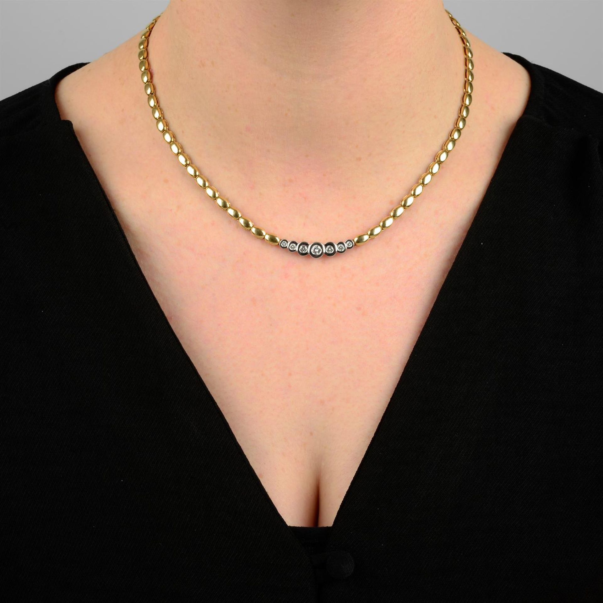 An 18ct gold brilliant-cut diamond necklace. - Bild 5 aus 5