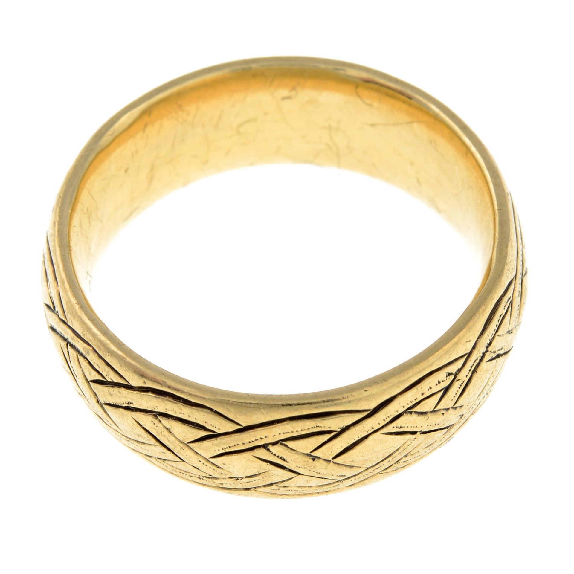 A 9ct gold band ring. - Bild 2 aus 2